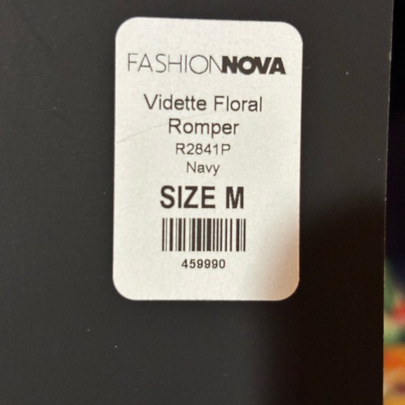 NWT Fashion Nova Vidette Floral Romper size Medium - Picture 11 of 11